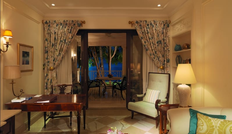 Dolphin Suite Lounge LR